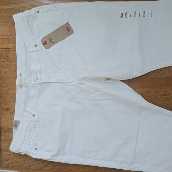 LEVIS BRAND WOMEN'S WHITE STRETCH JEANS SIZE 26W MEDIUM - Picture 2 of 13